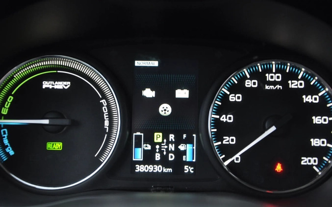 Mitsubishi Outlander cena 43900 przebieg: 381000, rok produkcji 2014 z Piotrków Kujawski małe 667